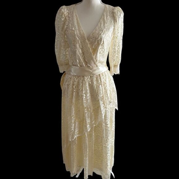 USA Dresses & Skirts - 1970’s Lace & Silk Wedding Prom Dress Size 7/8